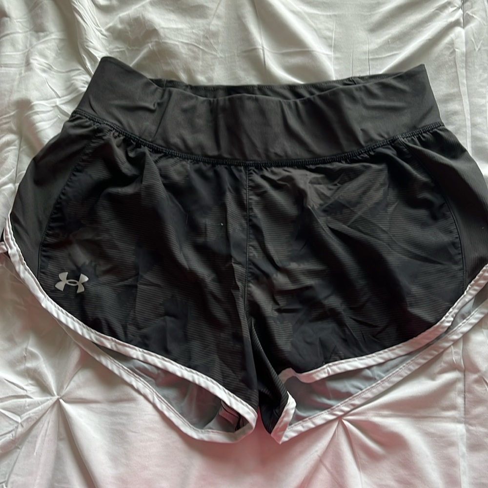 women’s under armor athletic shorts, green camo, medium